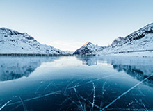 WBG下路发难抓死蛇女，战场蔓延中路两边打出1换1