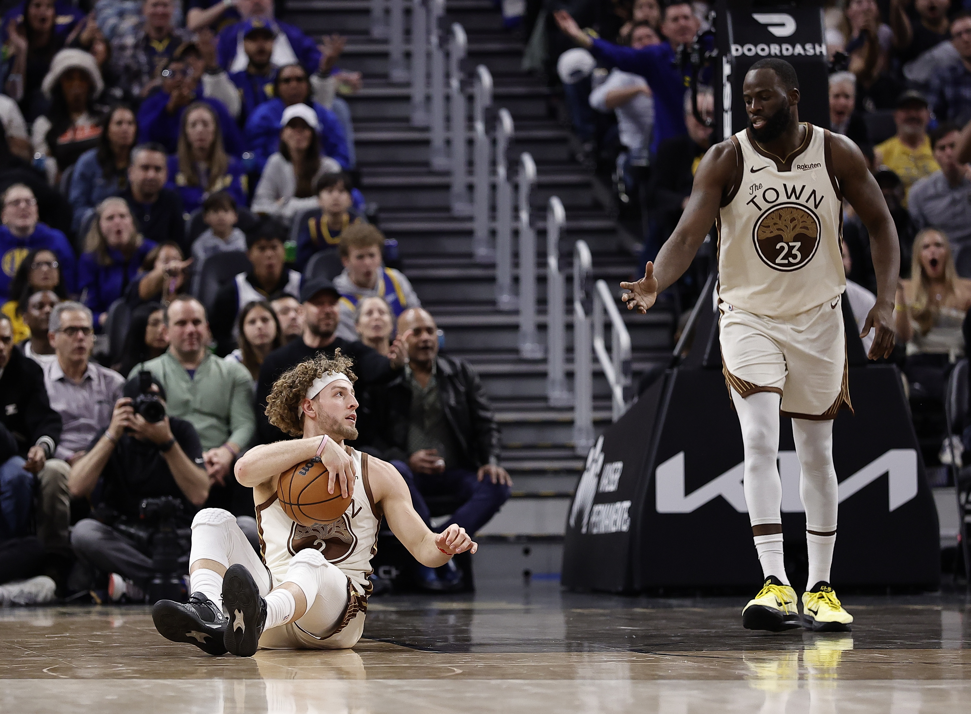 世界杯官方手机客户端-对年轻队友的要求标准？追梦：保持赢球习惯 要一直努力